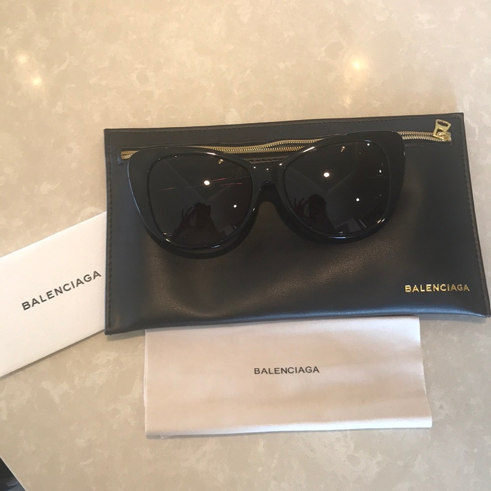 Balenciaga Sunglasses - Picture 1 of 3